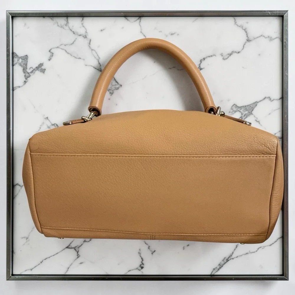 Vince Camuto Jace Shopper Leather Oak Double Handle Gold Trim Logo Classic NWT
